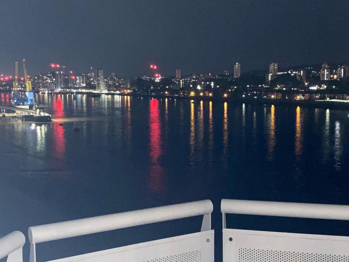 Apartamento 2 Bedroom By The River Thames *
