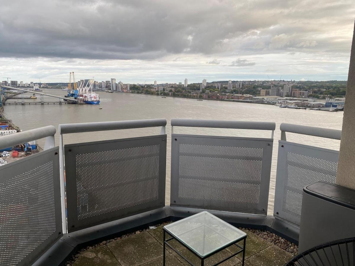2 Bedroom By The River Thames Apartamento Londres