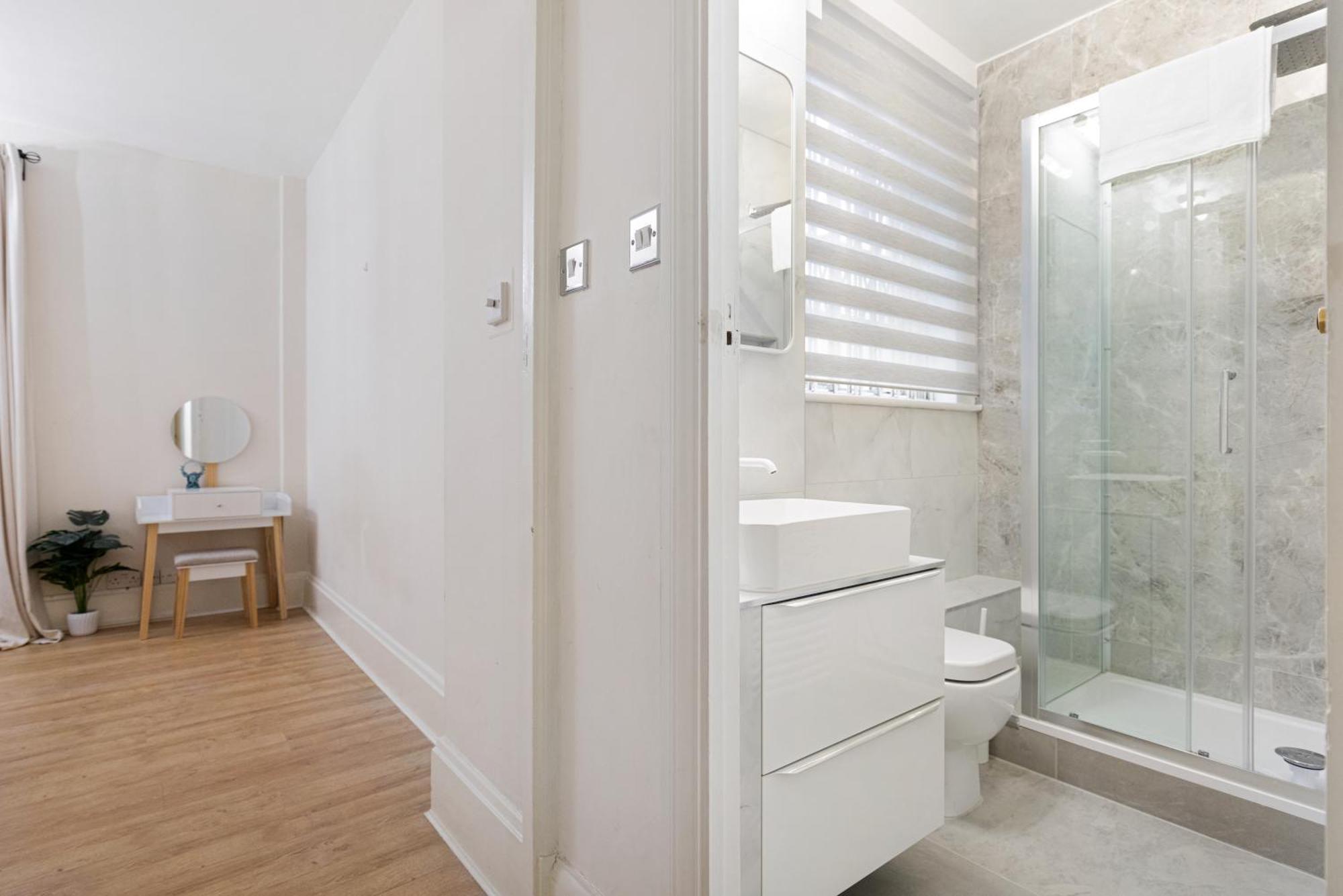 Kensington Olympia 2Br - 2Br