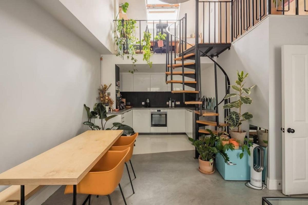 Stylish Georgian Loft 3beds In * London