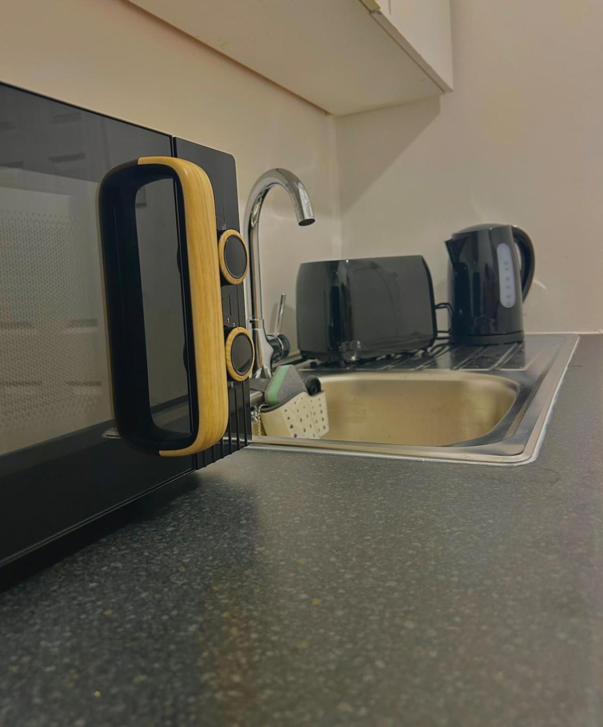Modern Serviced In Apartment *