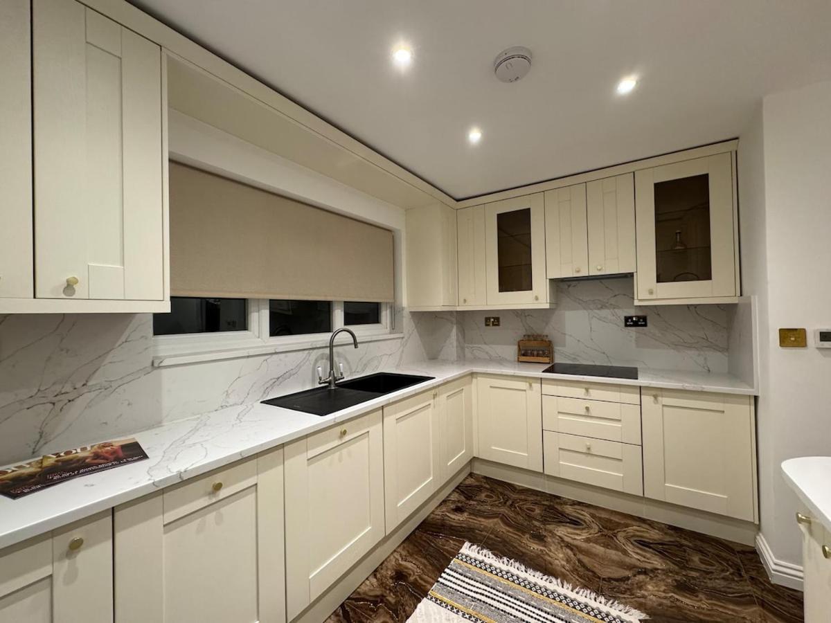 Spacious Flat Close To Wembley Stadium *