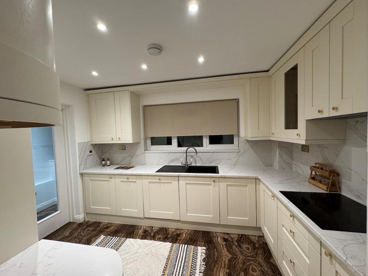 Spacious Flat Close To Wembley Stadium Apartment