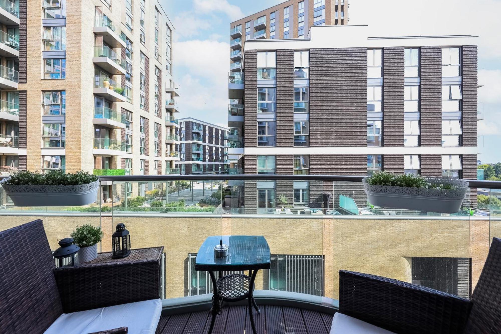 Battersea Serviced * London