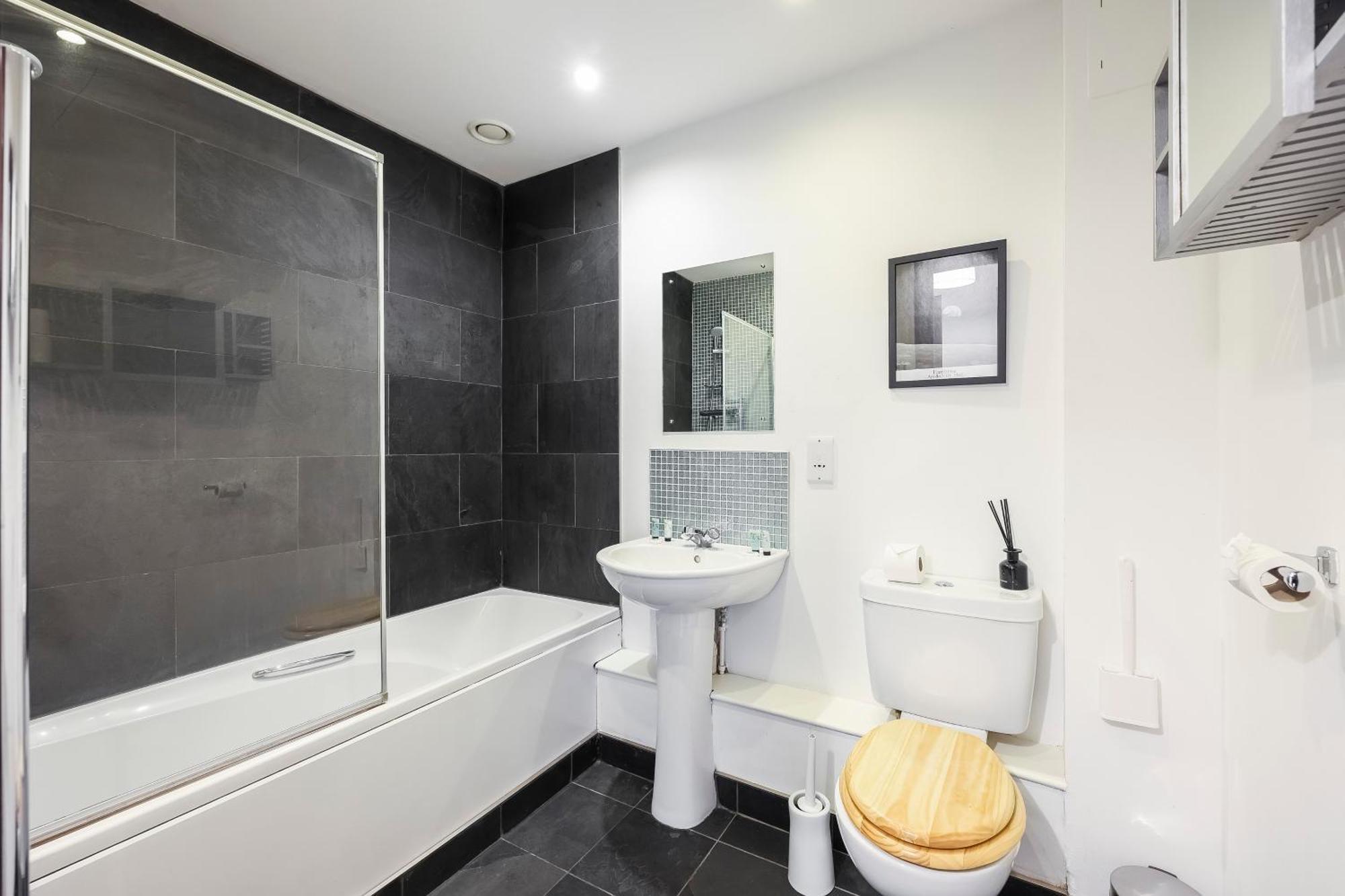 Battersea Serviced Apartment
