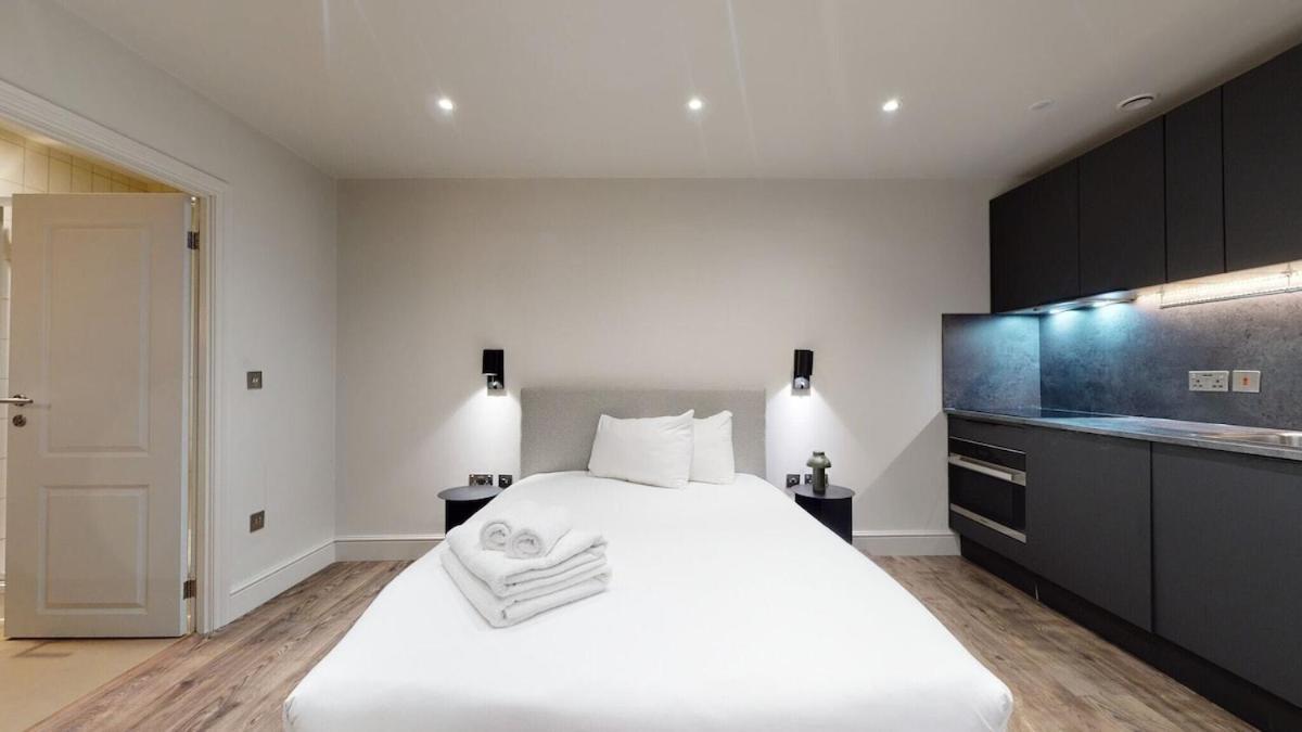 Hyde Park Apartment *
