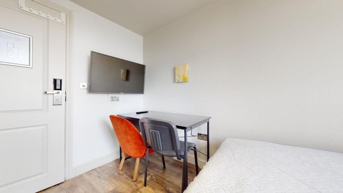Apartment Hyde Park