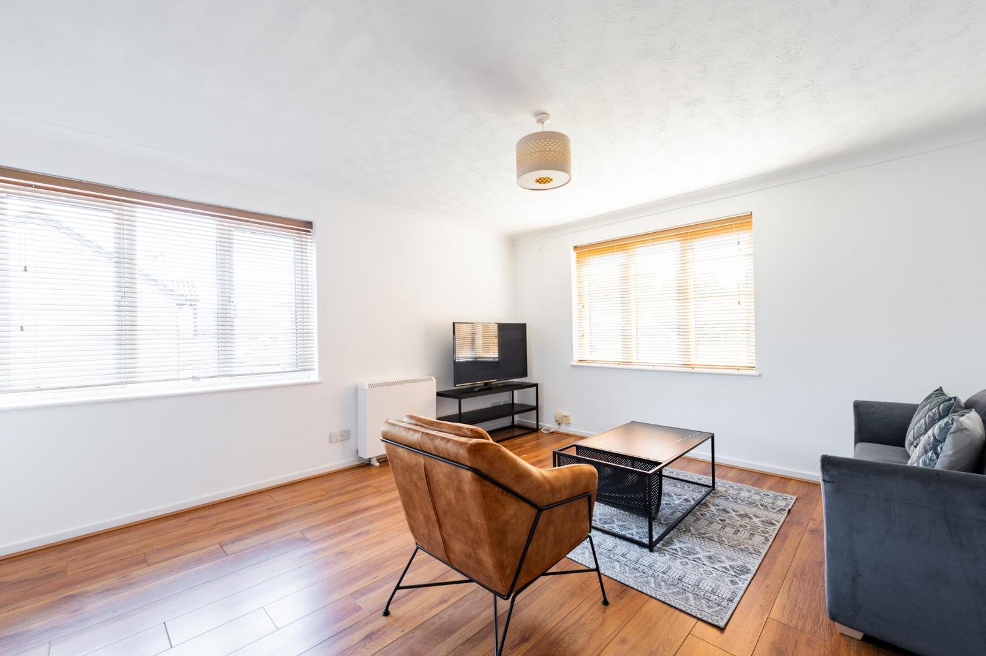 Capital Modern Two Bedroom In Wimbledon Apartment *