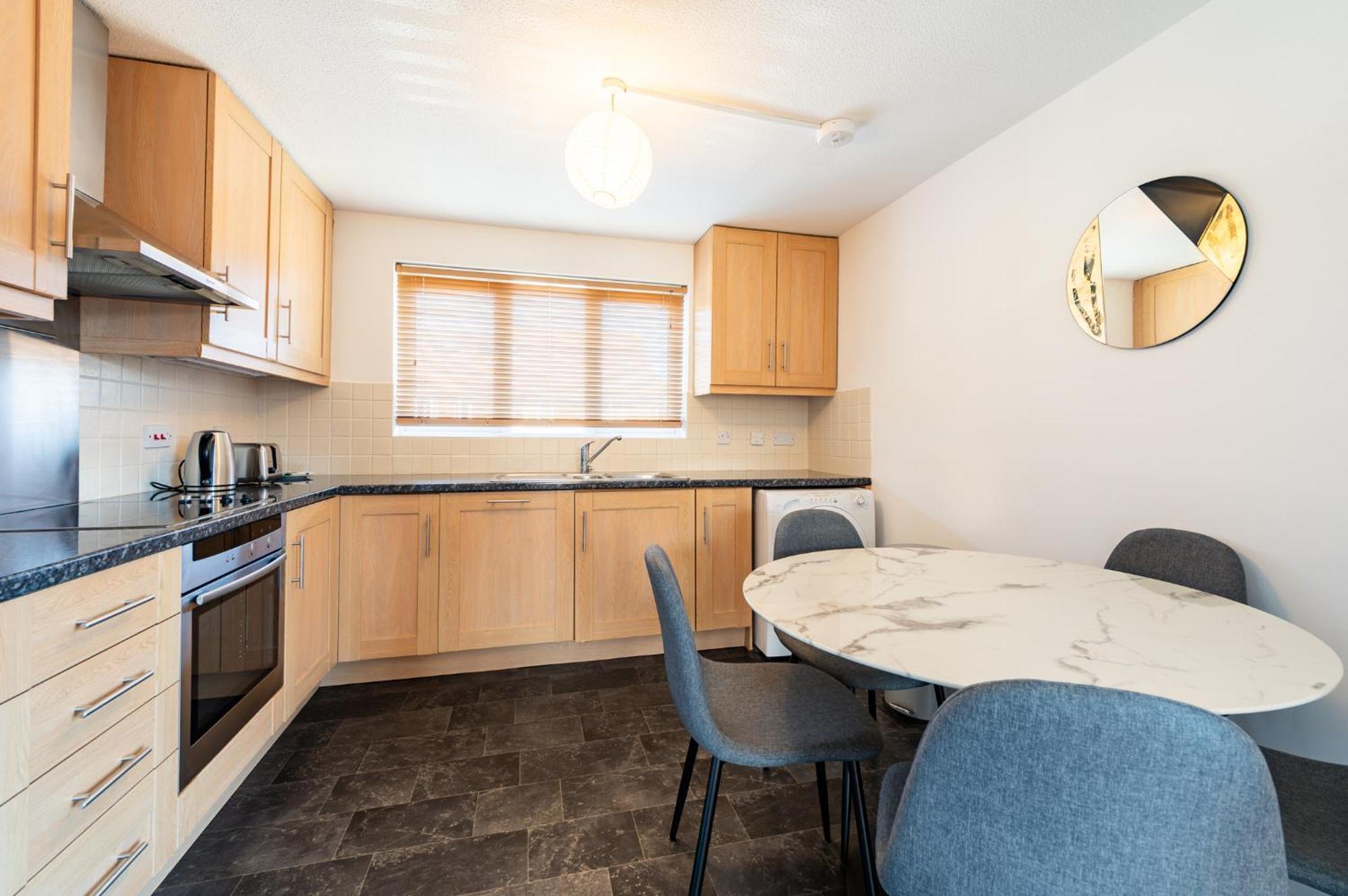 Capital Modern Two Bedroom In Wimbledon Apartment London
