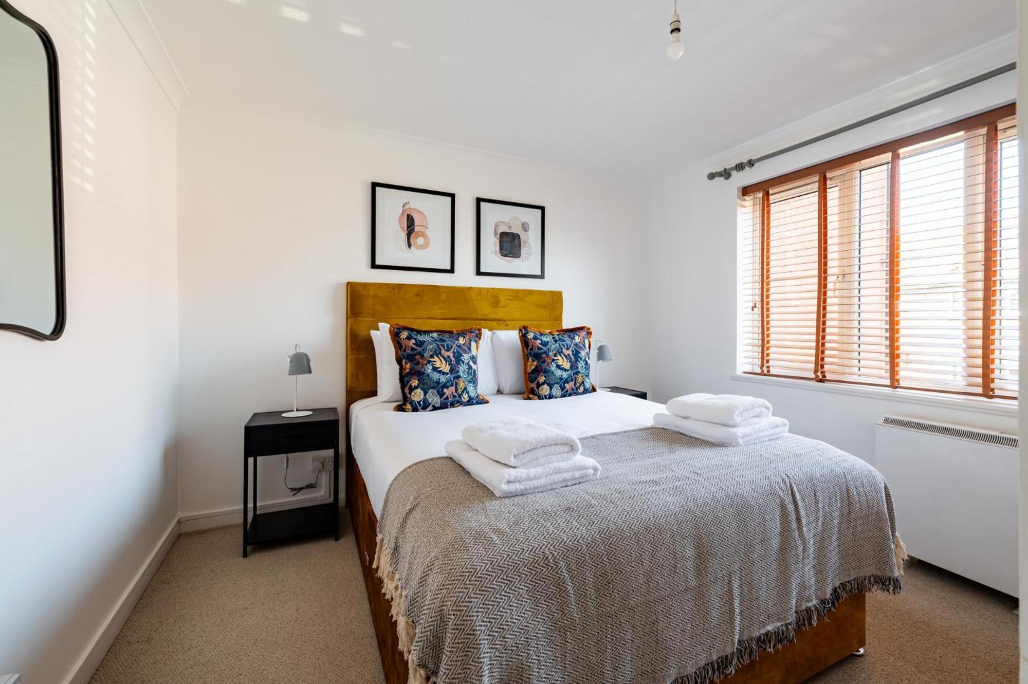 Capital Modern Two Bedroom In Wimbledon Apartment