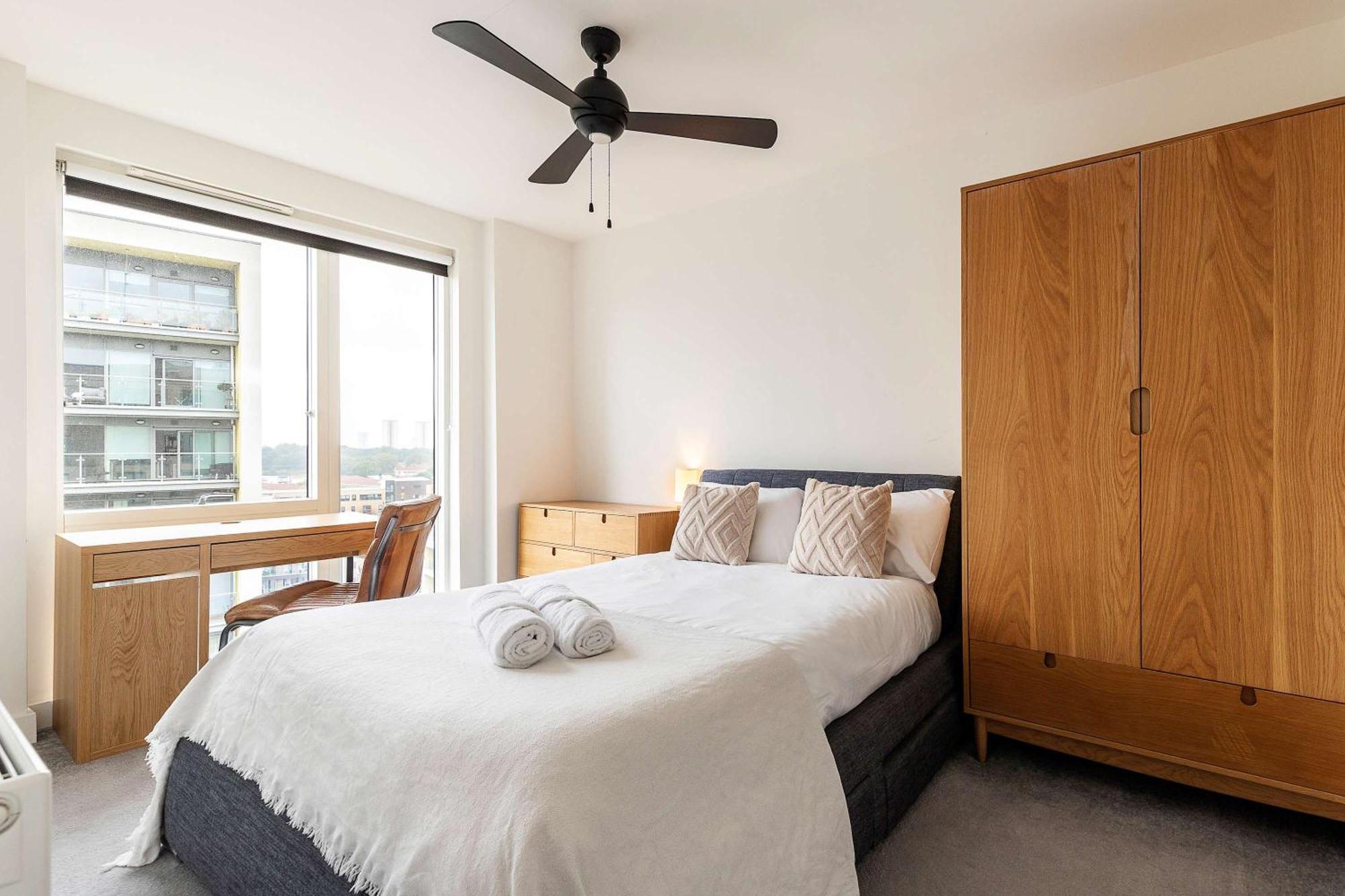 Apartment 3br Poplar Views Of Canary Wharf
