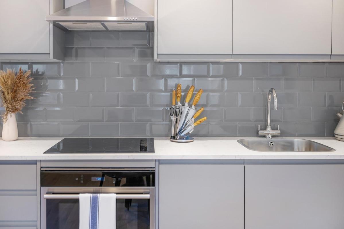 New 1bed With Ac Near Portobello Apartment *