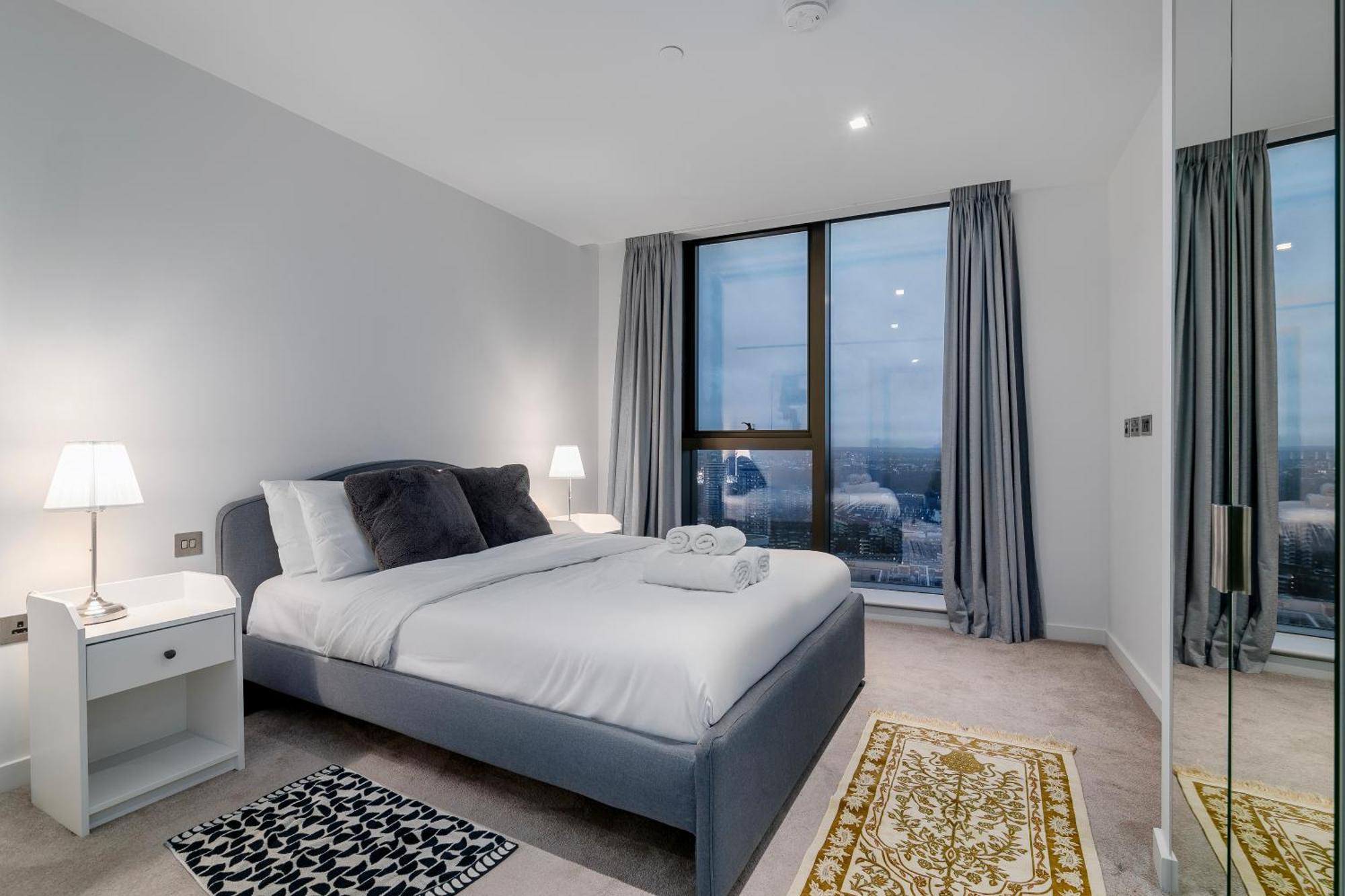 Luxury 2-bed Next To Hyde Park Apartment London