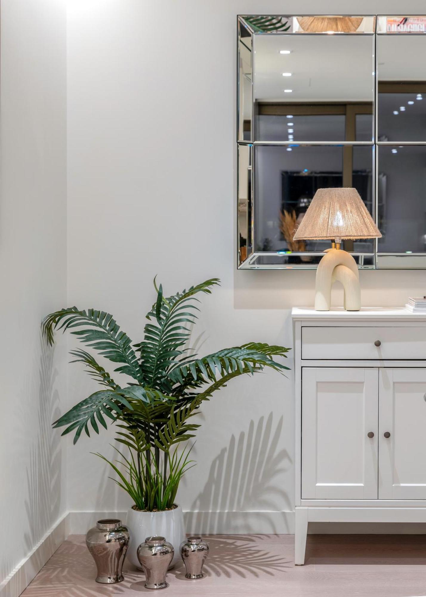 Luxury 2-bed Next To Hyde Park Apartment London