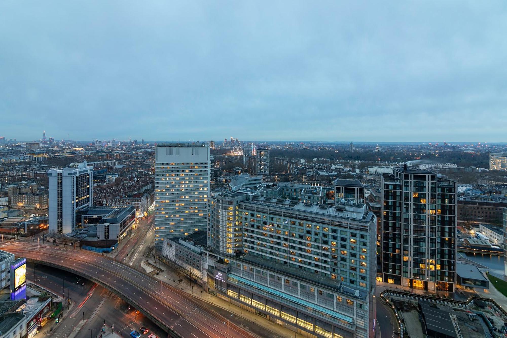 Luxury 2-bed Next To Hyde Park Apartment