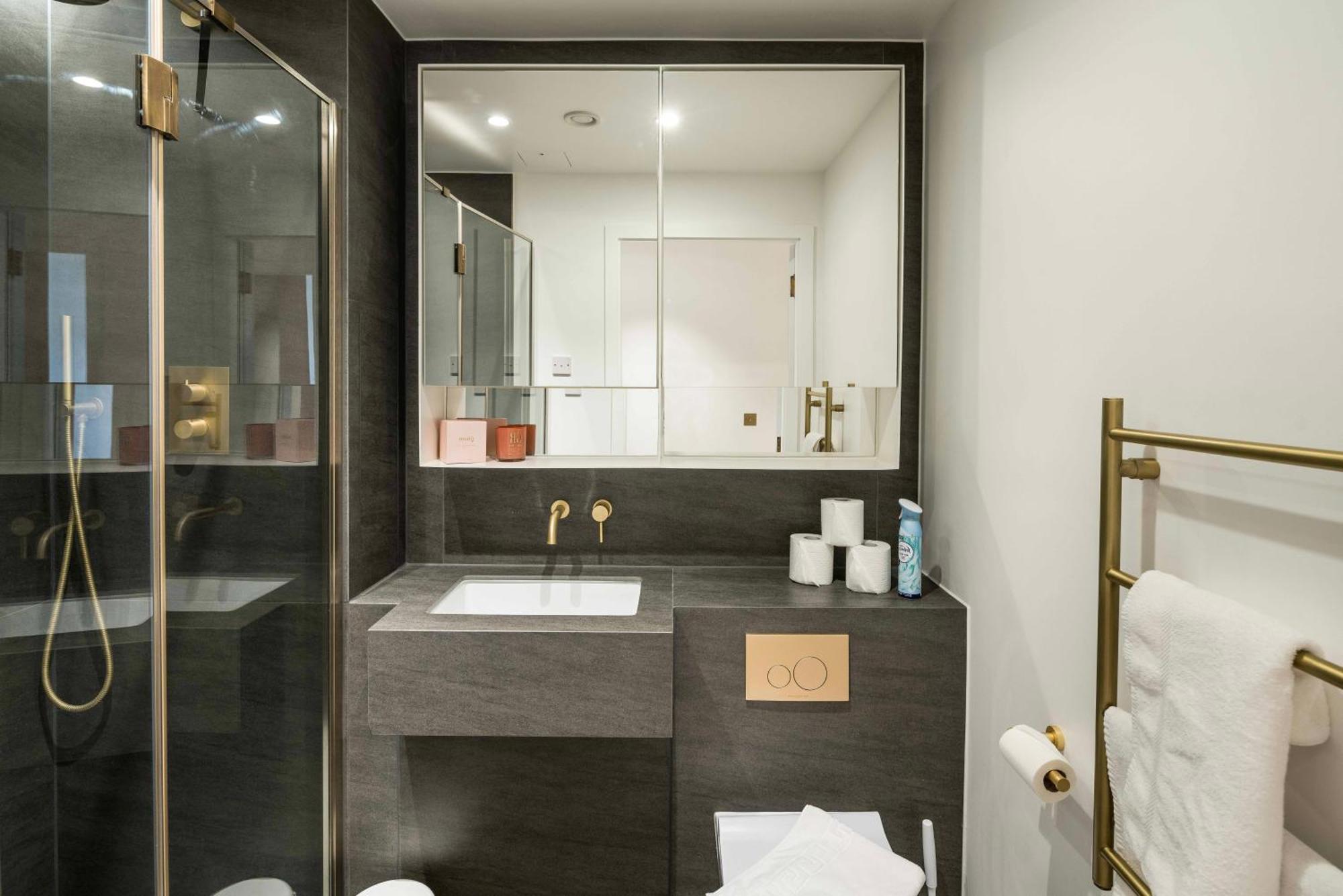 Kings Cross-new Development-super Luxury-sunset View-central Apartment