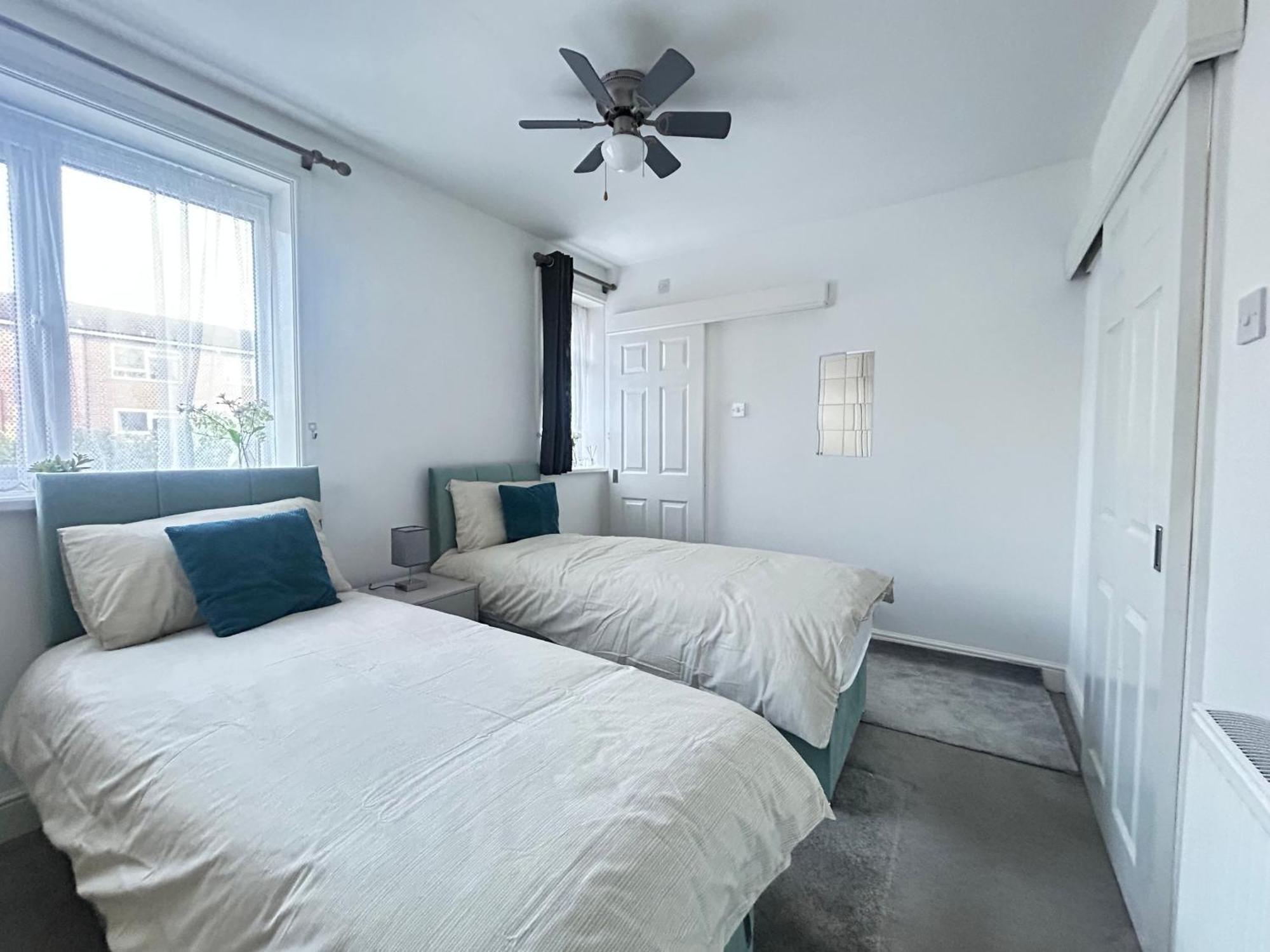 Apartment Cozy 3 Bed Near Greenwich Fast Wifi & Free Parking London