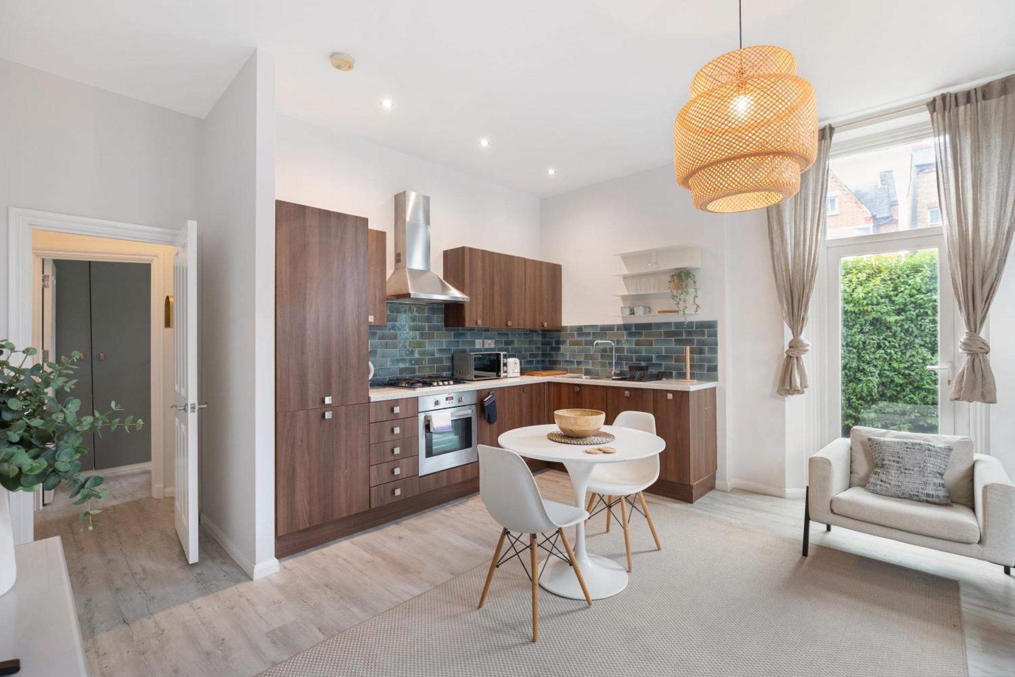 Alderbrook Road Apartment *