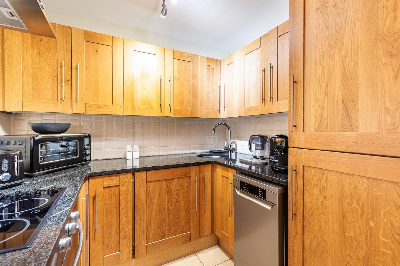 Elegant South Kensington Flat Near Tube & Museums London