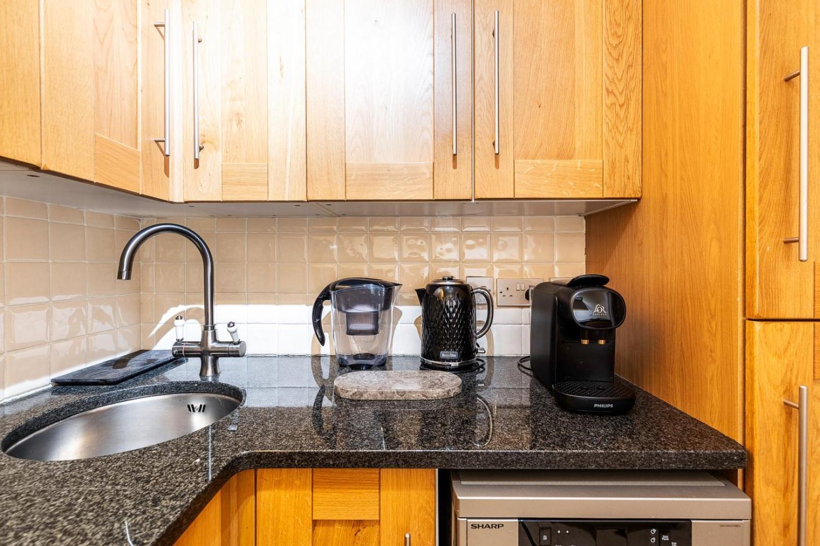 Elegant South Kensington Flat Near Tube & Museums *