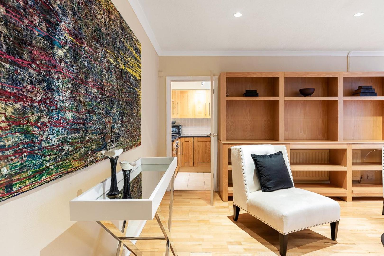 Elegant South Kensington Flat Near Tube & Museums London