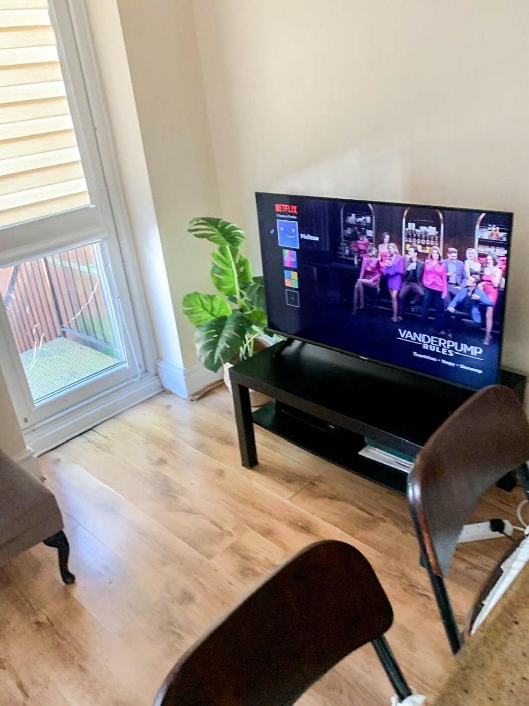 Cosy 1 Bedroom In Kensington, Shepherds Bush Apartment *