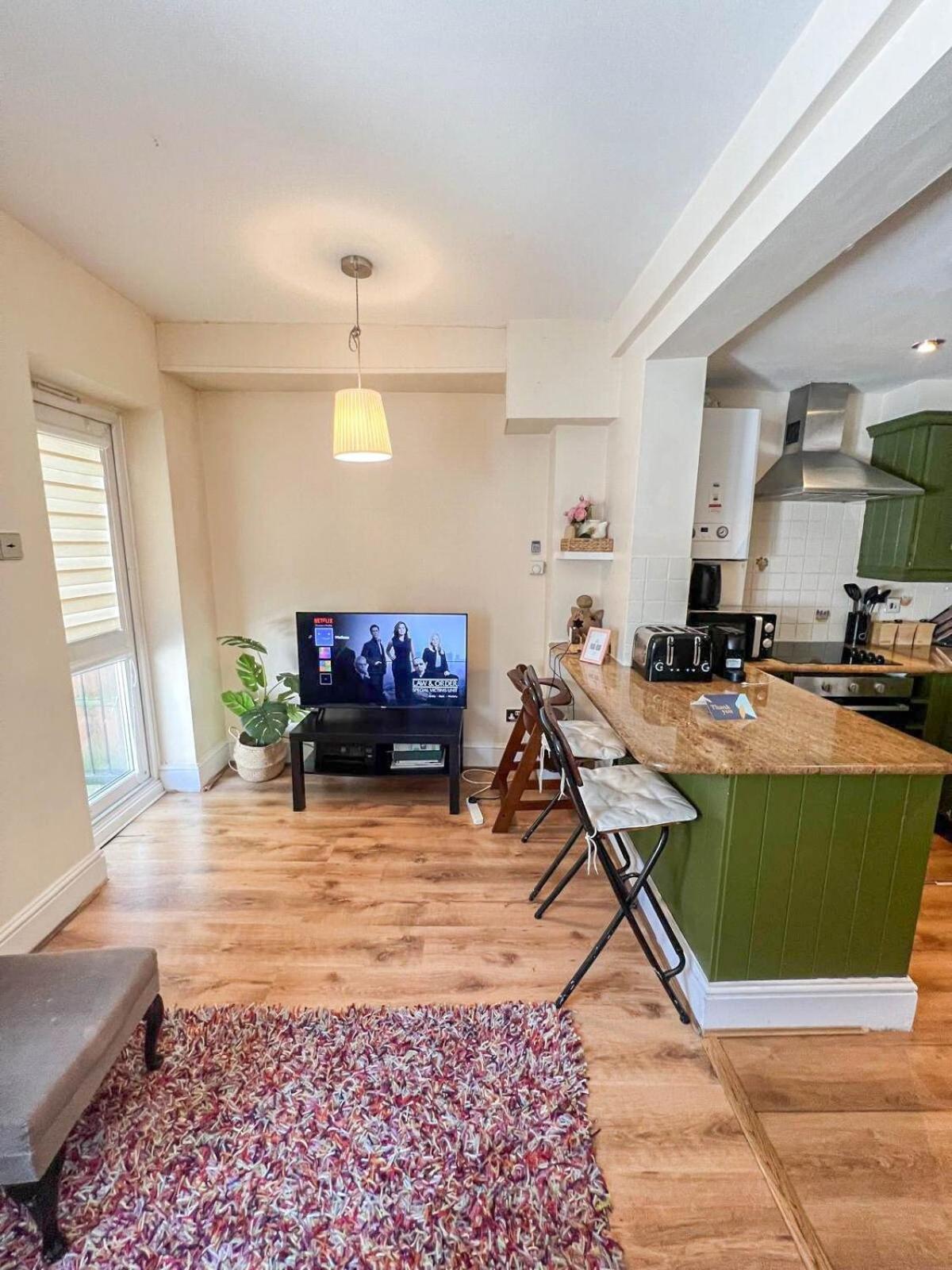 Cosy 1 Bedroom In Kensington, Shepherds Bush * London