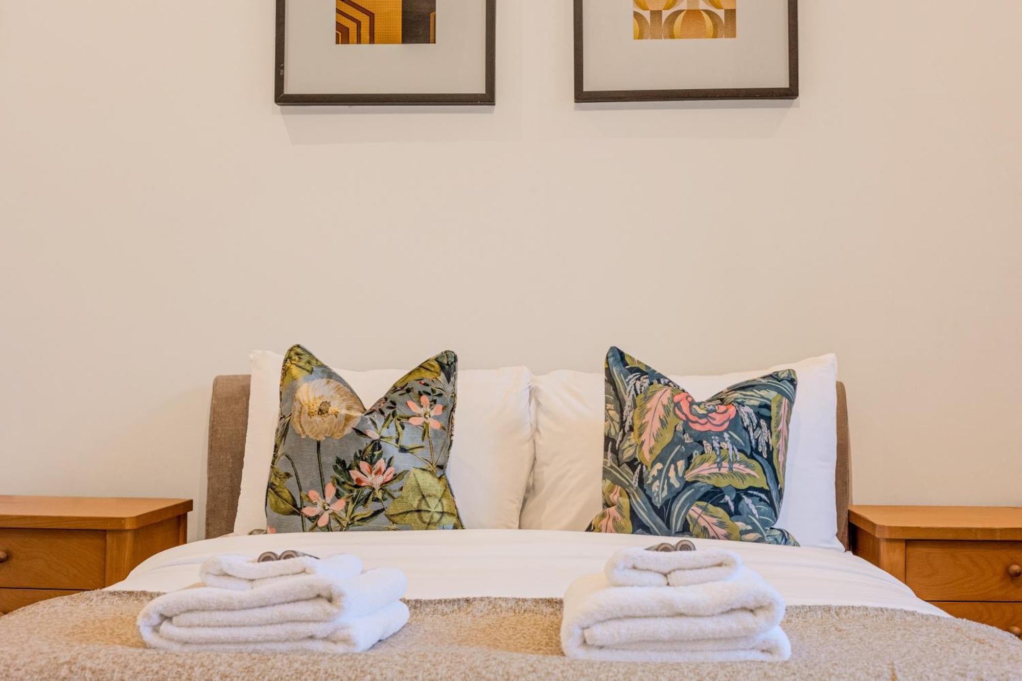 Apartment Charming 2br Flat W Garden, 10min Clapham South St