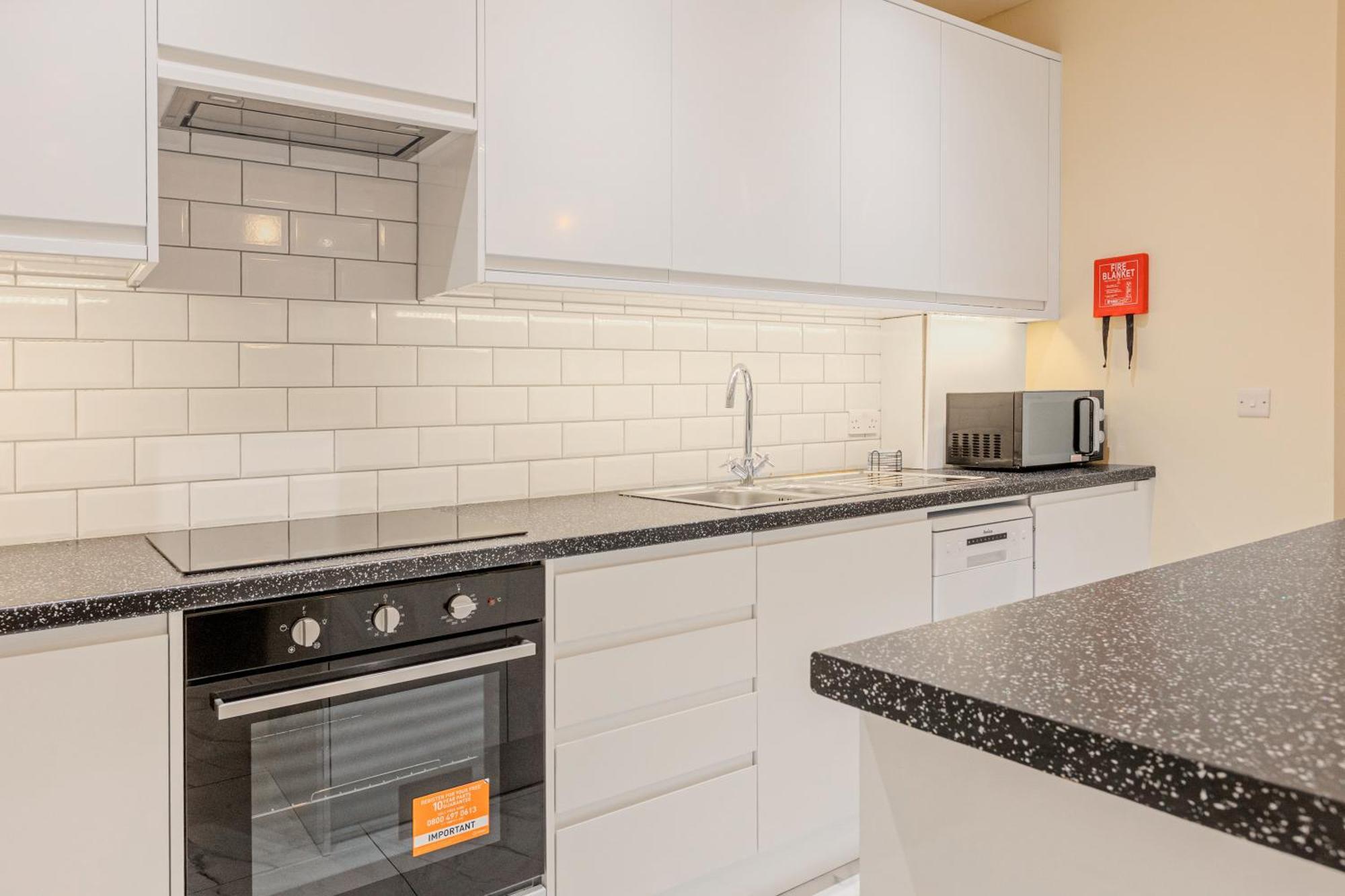 Apartment Charming 2br Flat W Garden, 10min Clapham South St London