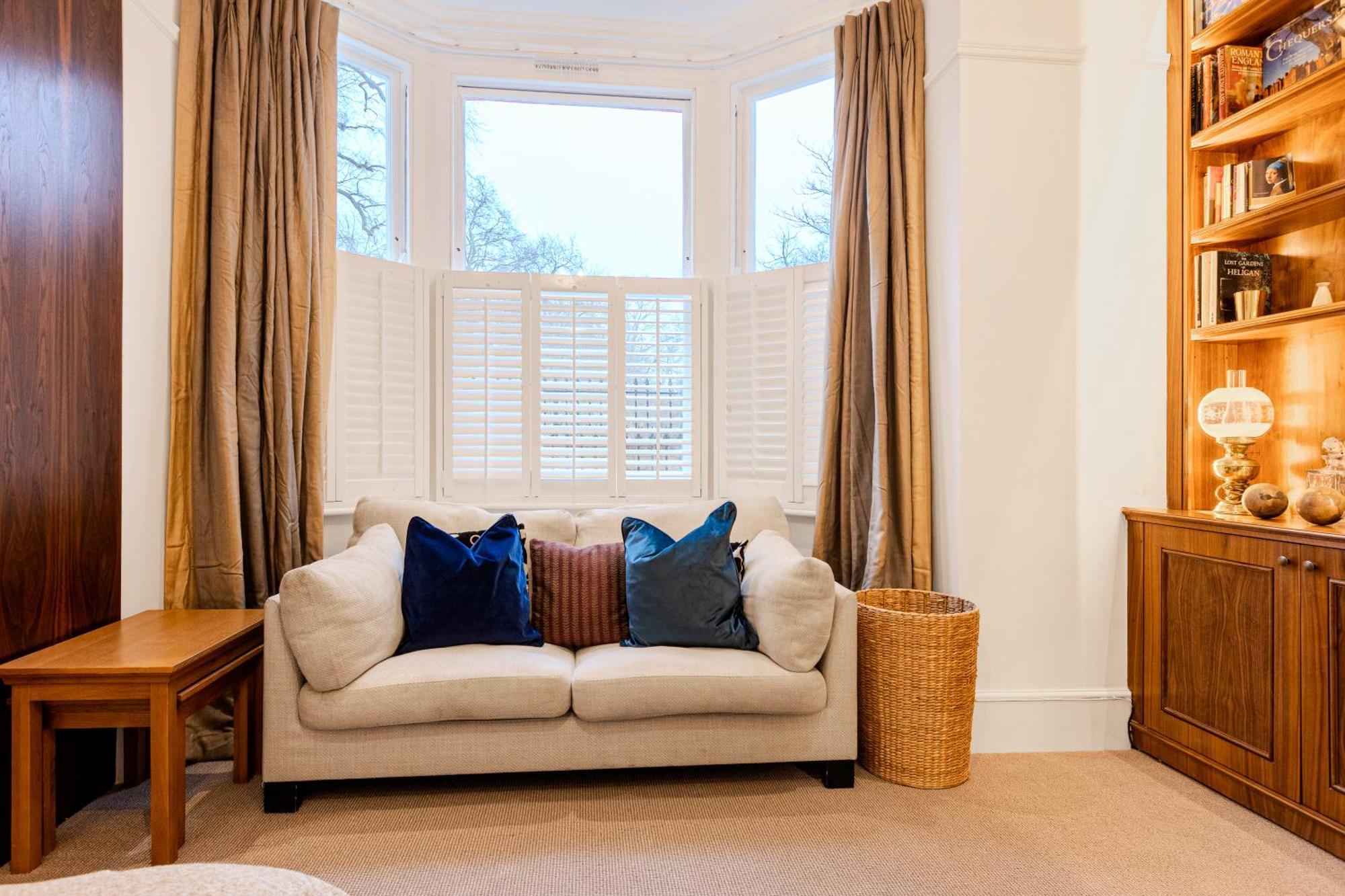 Charming 2br Flat W Garden, 10min Clapham South St Apartment