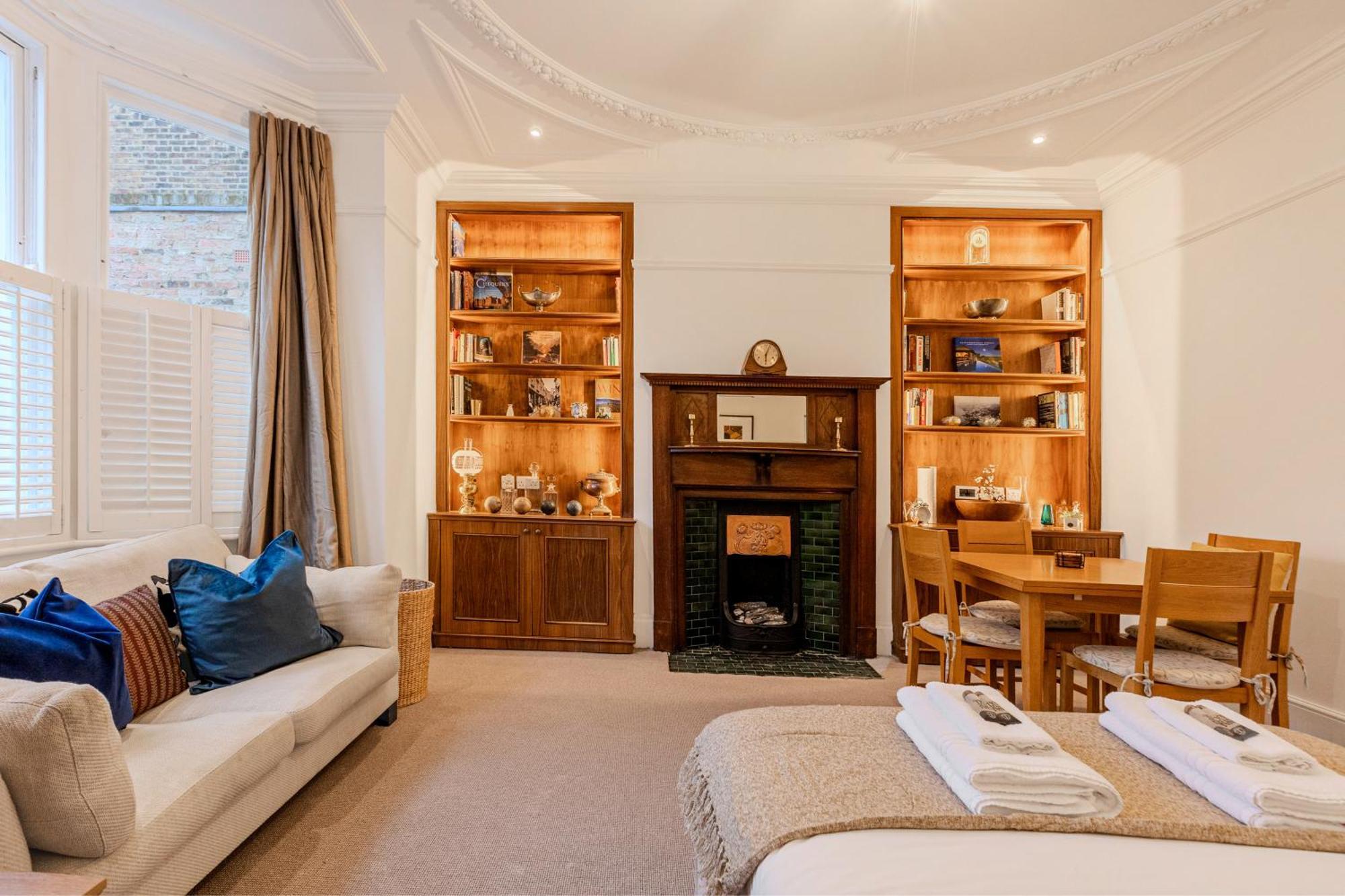 Apartment Charming 2br Flat W Garden, 10min Clapham South St London