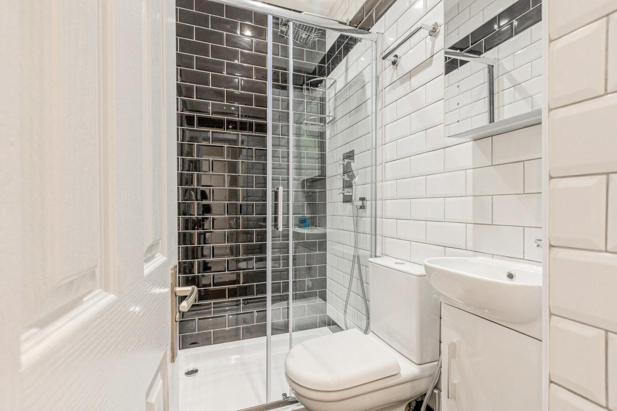Charming 2br Flat W Garden, 10min Clapham South St Apartment *
