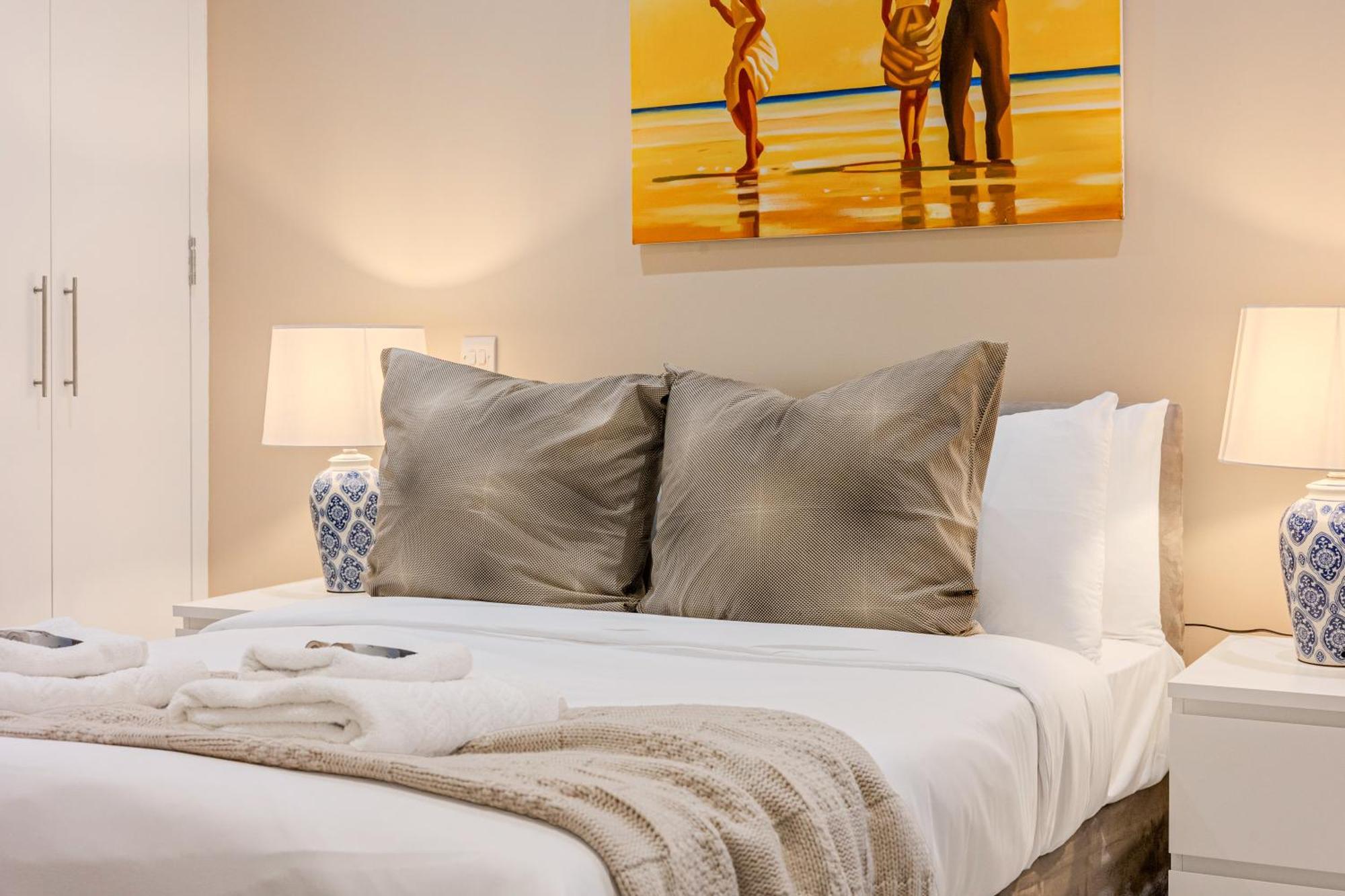 Charming 2br Flat W Garden, 10min Clapham South St Apartment