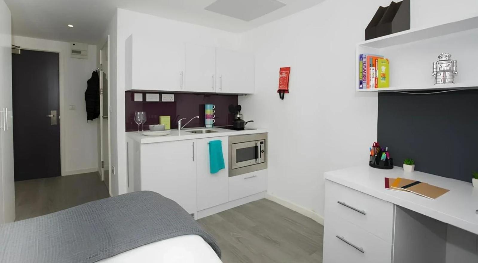 Apartment Exclusive Student Only Modern In The Heart Of Londons Academic And Cultural Hub