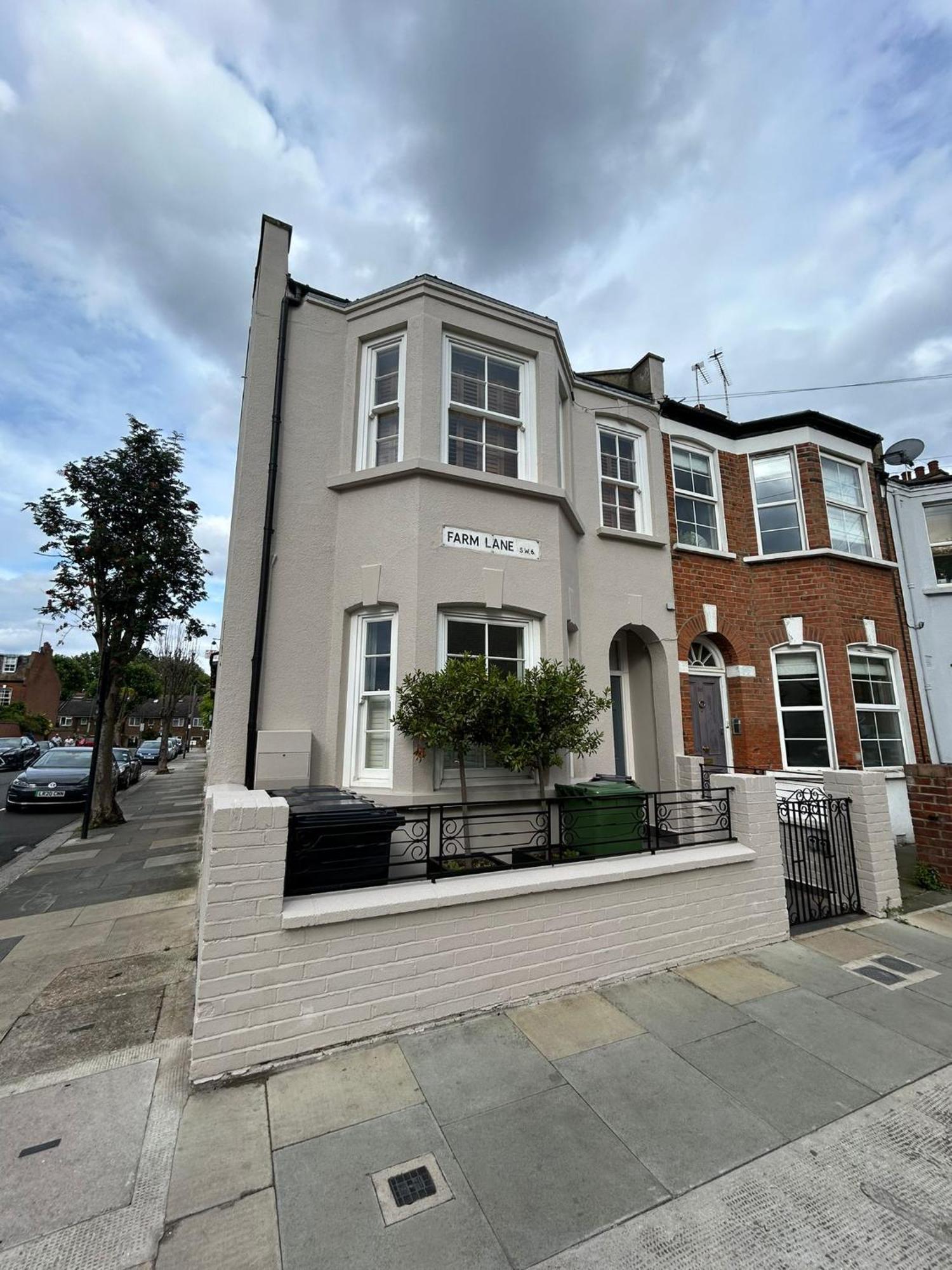 Apartment Beautiful And Spacious 2 Bed, 2 Bath Bordering Fulham And Chelsea - Entire With Private Entrance London