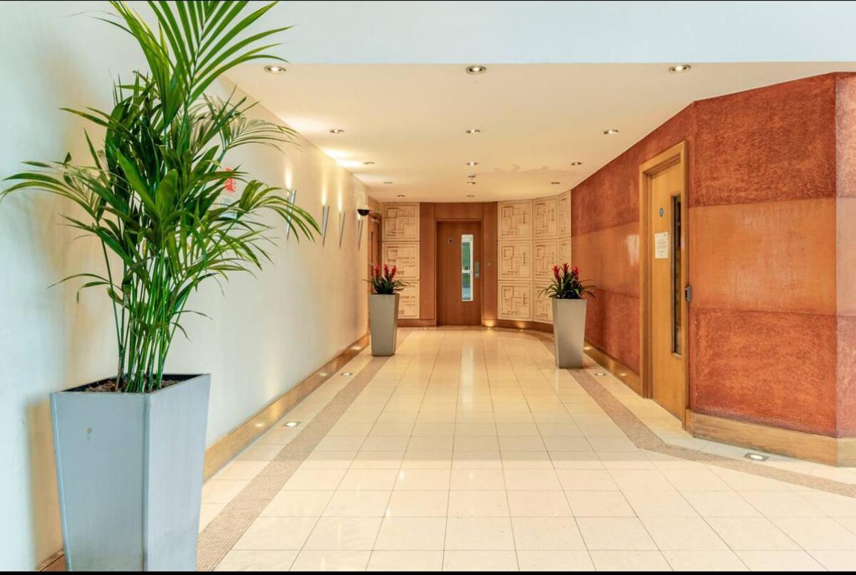 Apartment Fountain House Flat London