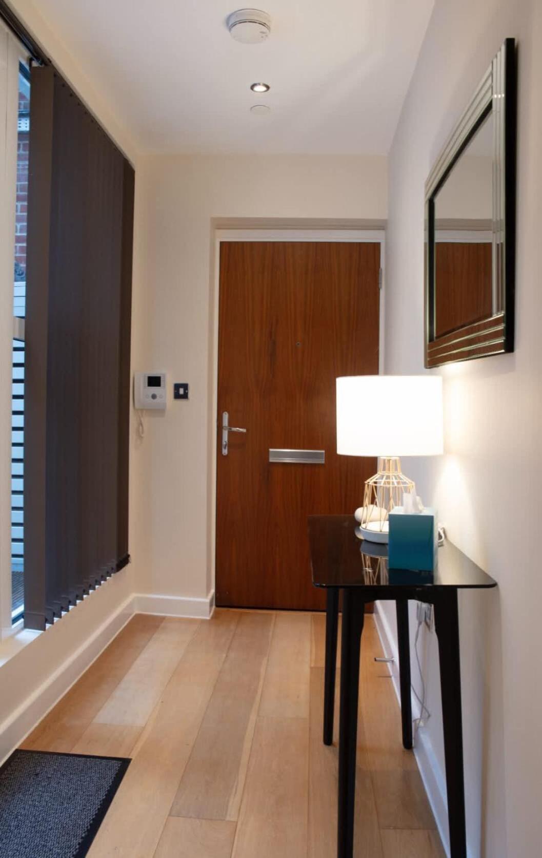 Westminster 1 Bed With Terrace *