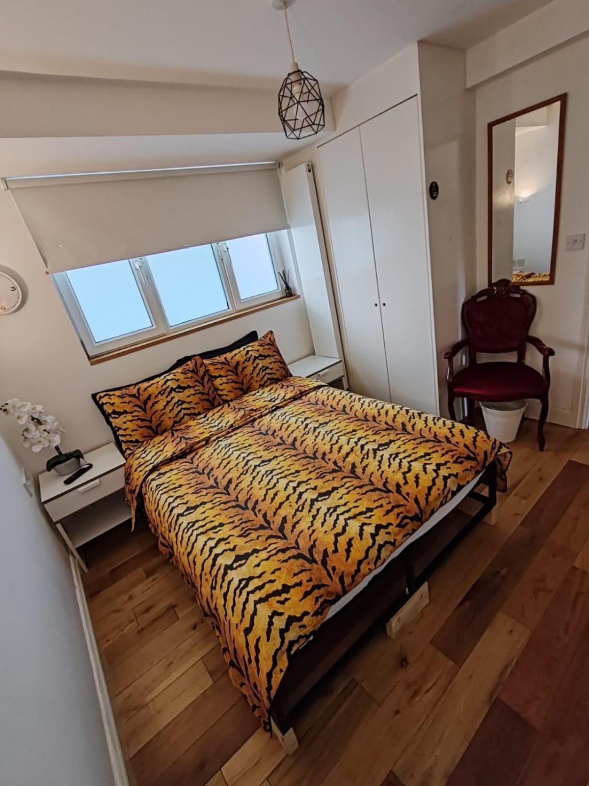 Lgbtq-double Bed & Breakfast London