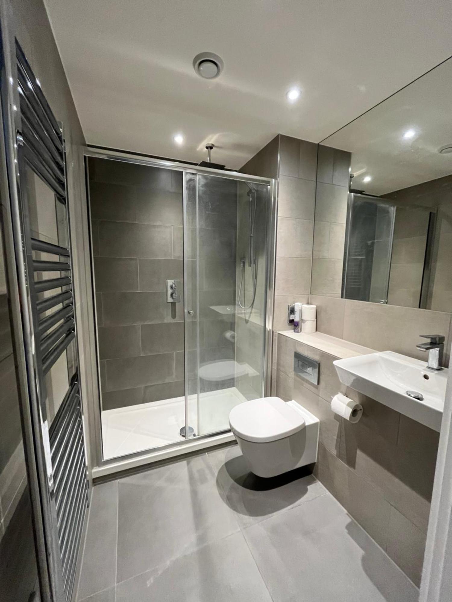 Place For Couples And Girls Only Homestay London