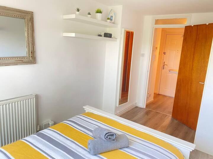 1 Bedroom In Woolwich With Free Parking Apartment