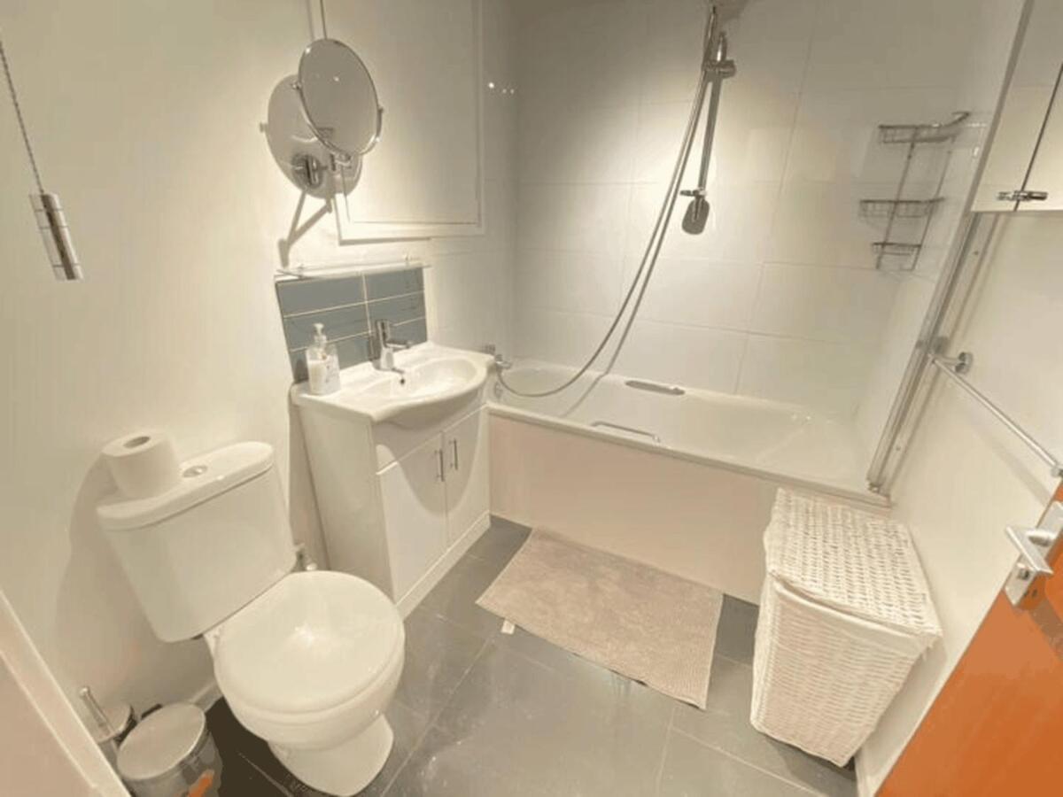 Apartment 1 Bedroom In Woolwich With Free Parking