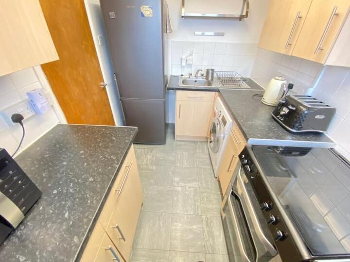 1 Bedroom In Woolwich With Free Parking Apartment London