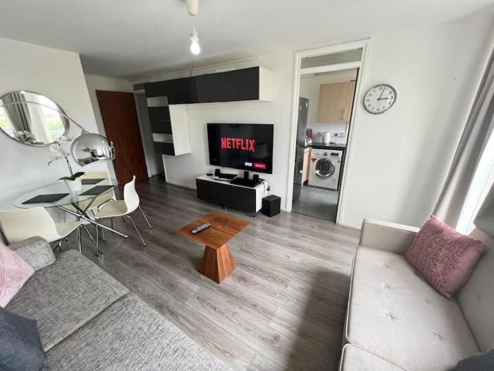 1 Bedroom In Woolwich With Free Parking Apartment