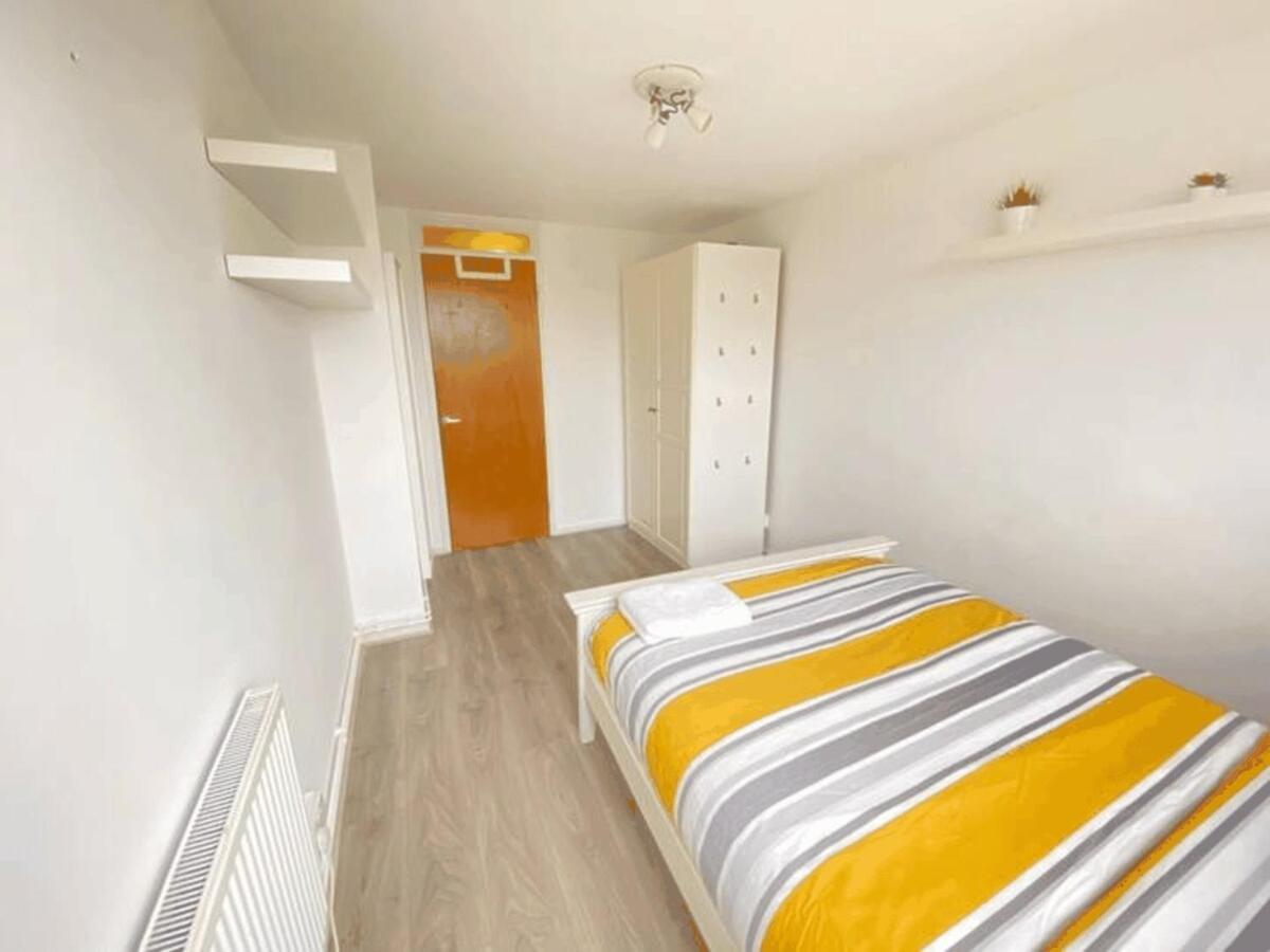 1 Bedroom In Woolwich With Free Parking