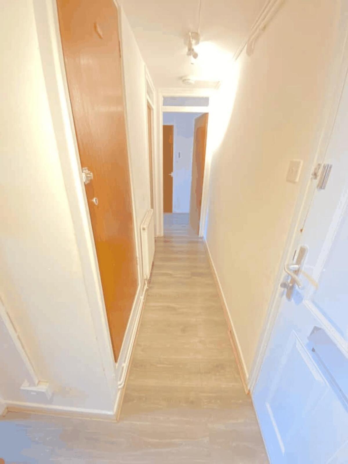 1 Bedroom In Woolwich With Free Parking London