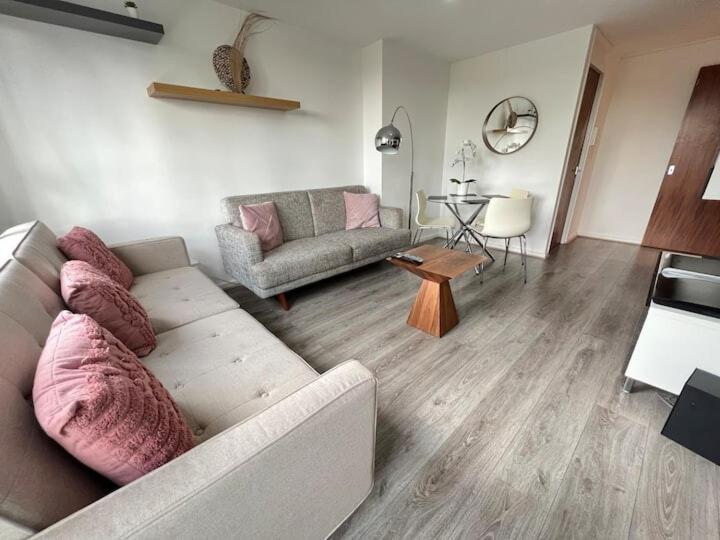 1 Bedroom In Woolwich With Free Parking Apartment *