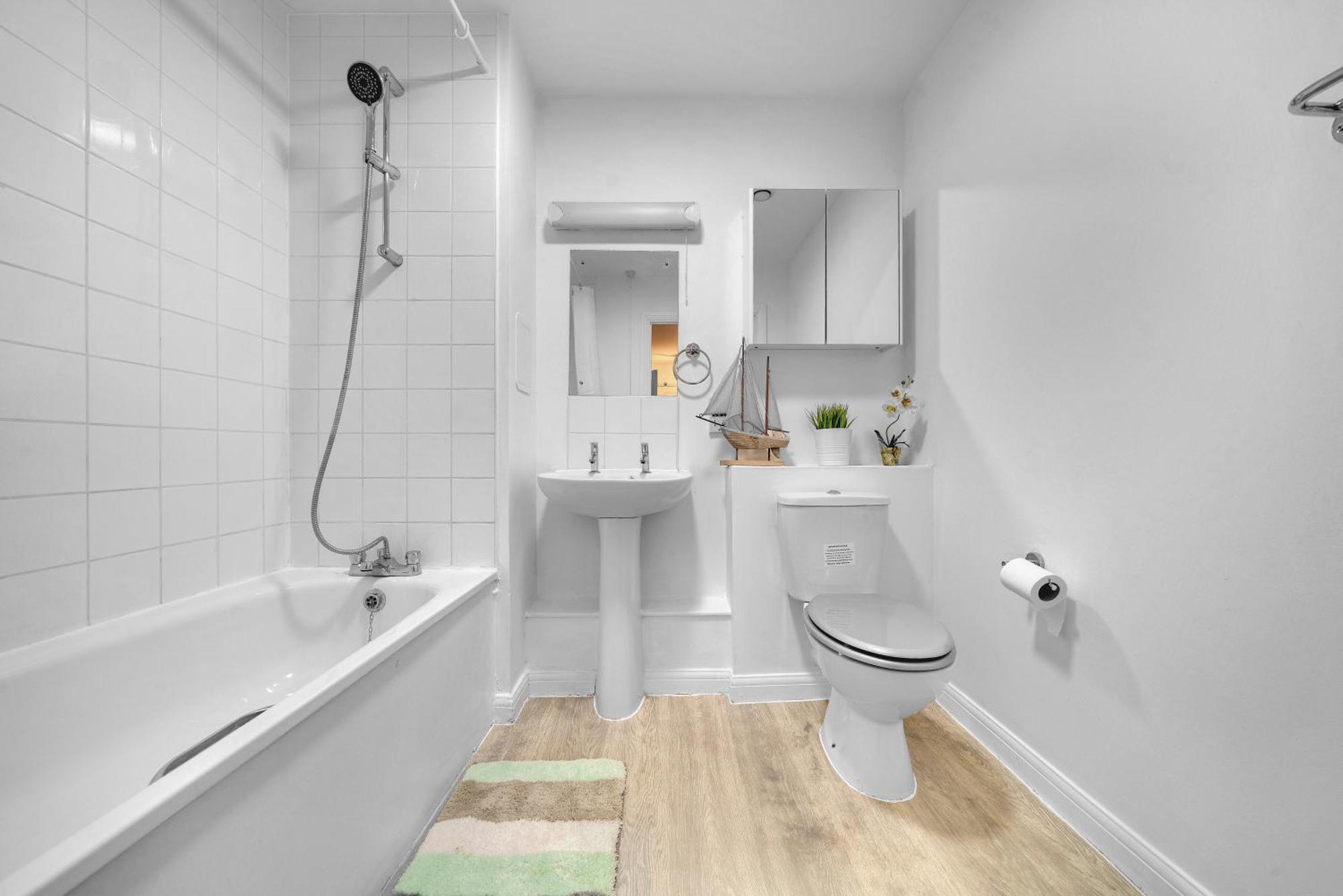 Modern 2-bedroom Near Canary Wharf, O2 Arena & Excel - Excellent Transport Links