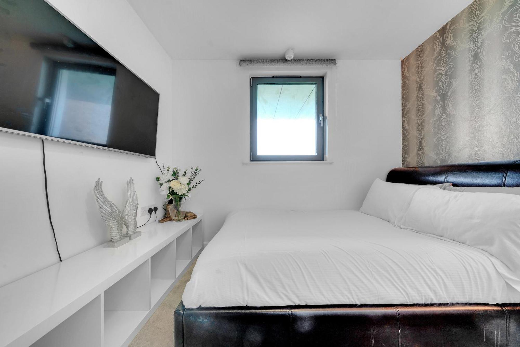 Apartment Modern 2-bedroom Near Canary Wharf, O2 Arena & Excel - Excellent Transport Links London