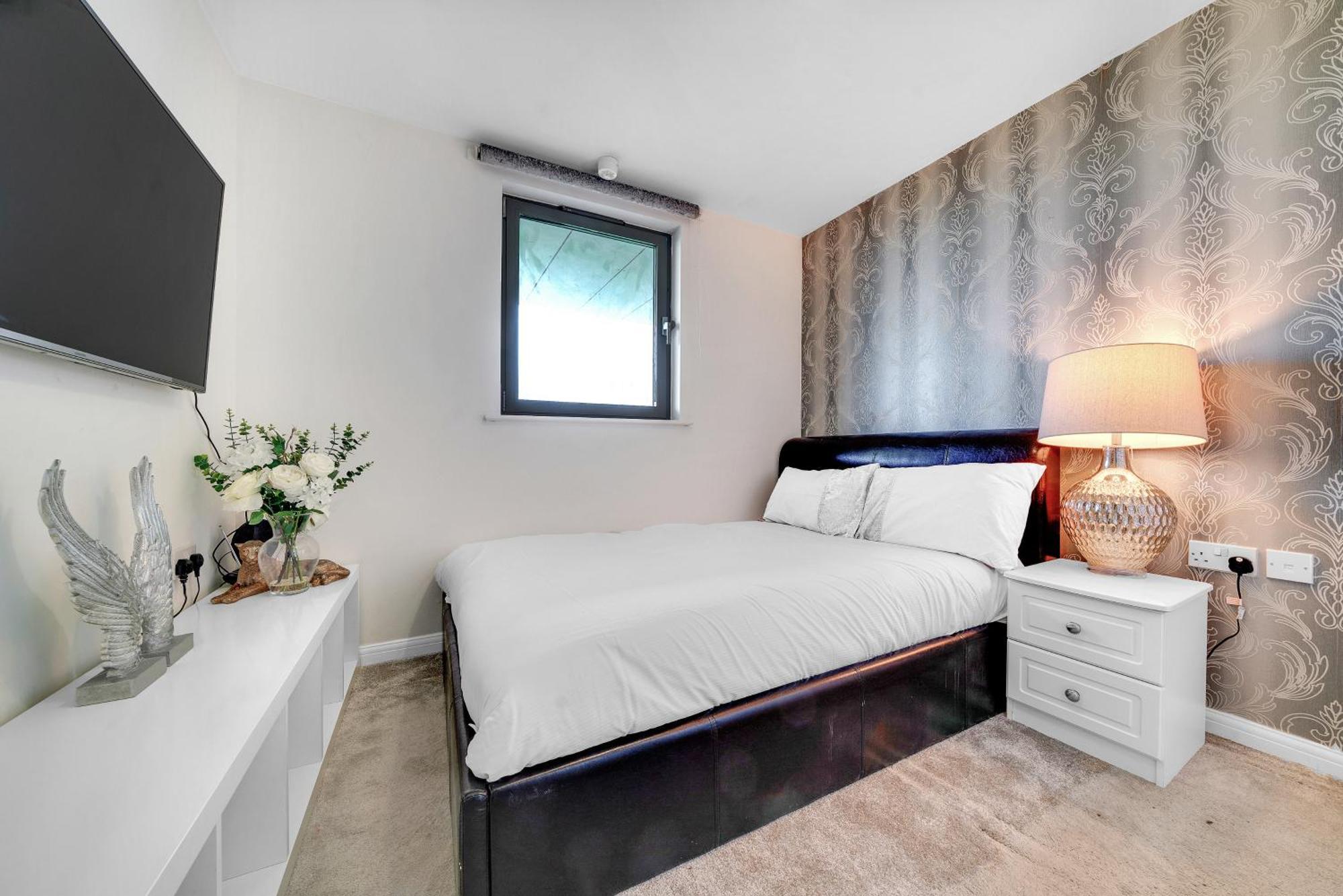 Modern 2-bedroom Near Canary Wharf, O2 Arena & Excel - Excellent Transport Links London