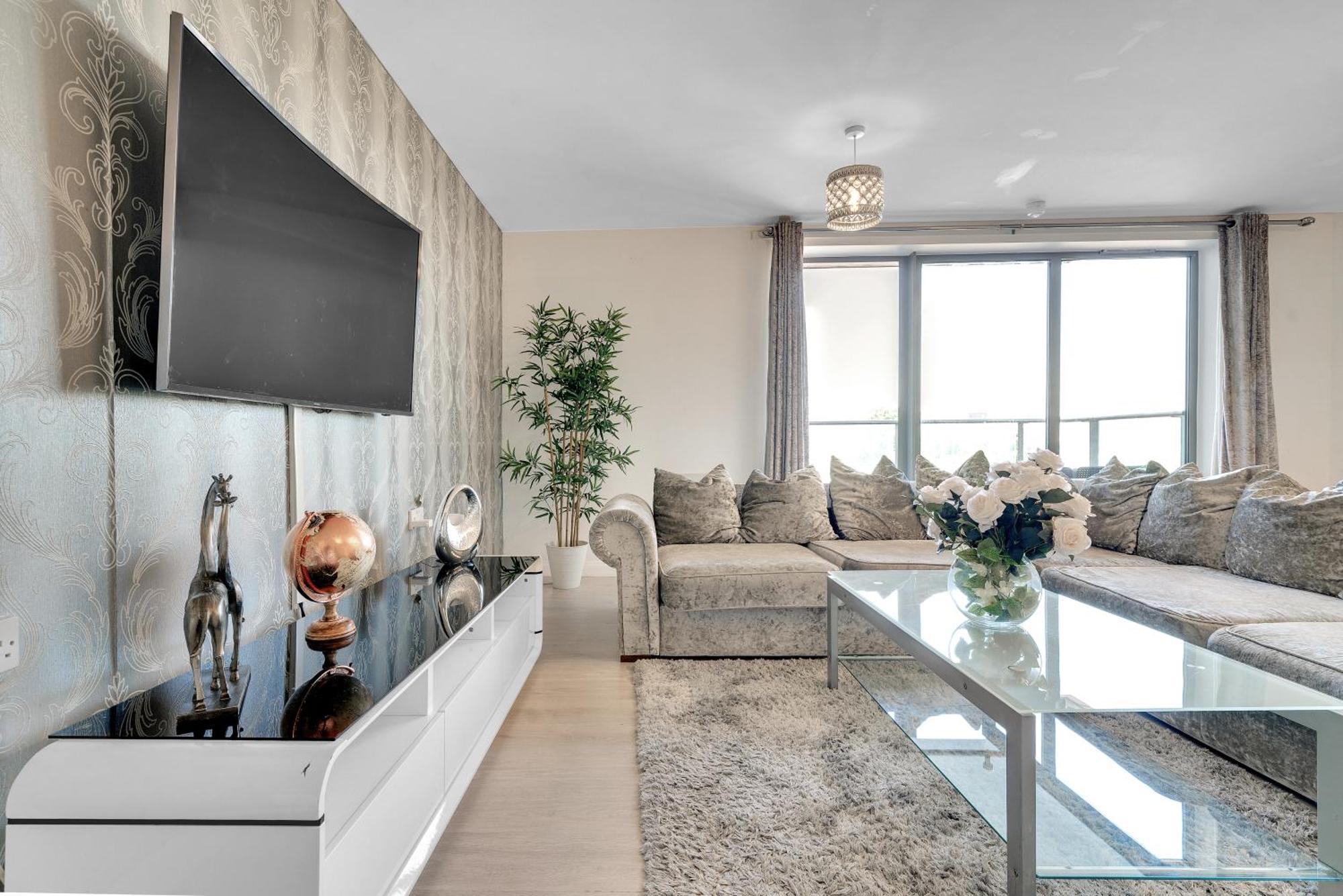 Modern 2-bedroom Near Canary Wharf, O2 Arena & Excel - Excellent Transport Links Apartment